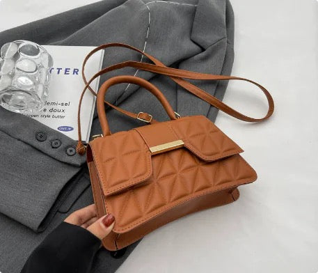 The Chic Tote – Luxury Travel Tote for Beauty & Lifestyle Essentials