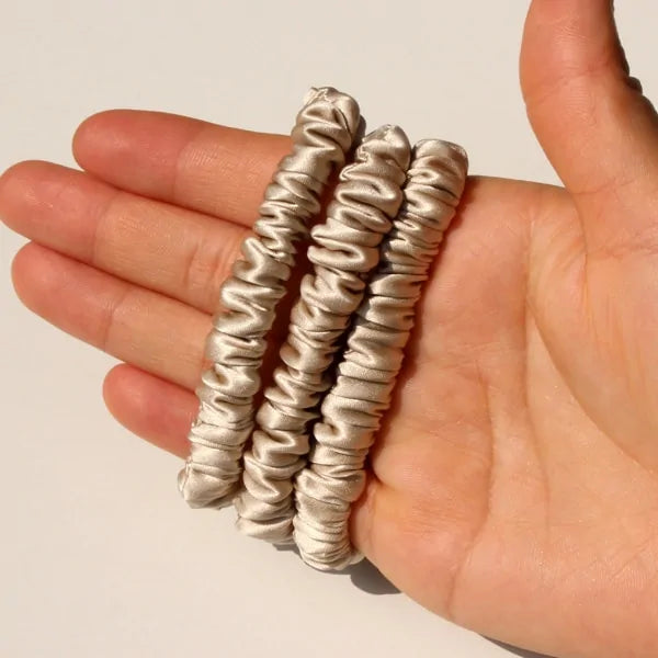 The Skinny Scrunch (3 por pedido): Coleteros de satén de lujo y elegantes