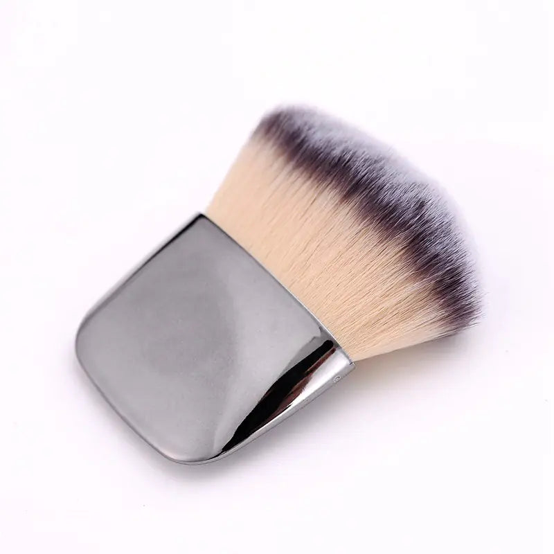 The Beauty Brush - Multifunctional Brush for Foundation and Powder